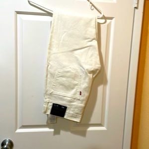 Like new no tags Levi’s 511 slim fit W33 L32